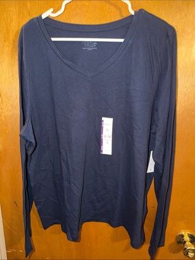 Time and Tru Women’s Long Sleeve V-Neck Shirt - Dark Navy